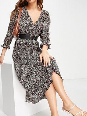 Women's Black Floral V-Neck Maxi Dress